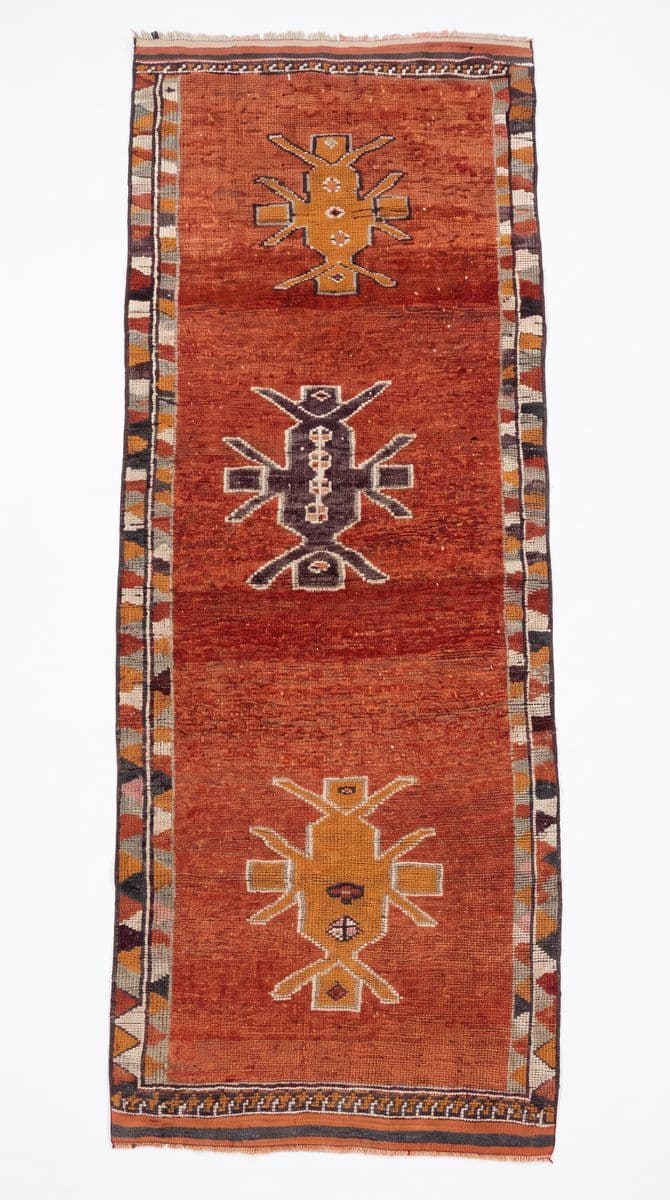 AGA0564-HERKI-ARABI-RUNNER-RED_01